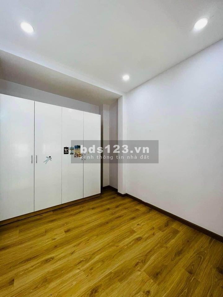 Nhà mới ở ngay, full nội thất, giá bán nhanh 5.x tỷ