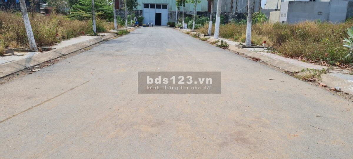 Bán đất nền sổ đỏ , 100% thổ cư, liền kề Vinhomes Grand Park. giá chỉ 51 triệu /m2