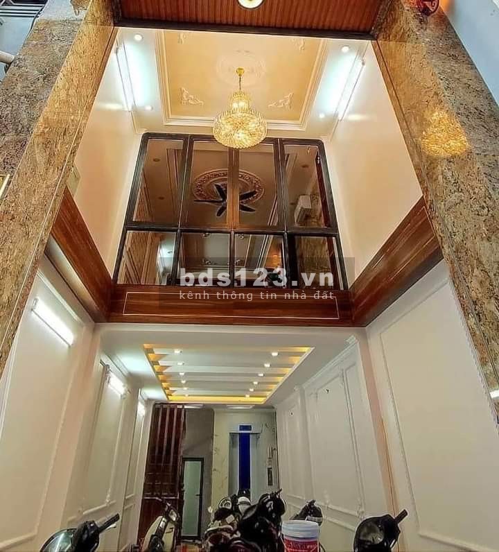 Bán nhà riêng đường Nguyễn văn Cừ, Gia Thụy, kinh doanh sầm uất, cho thuê dòng tiền, chỉ hơn 6 tỷ