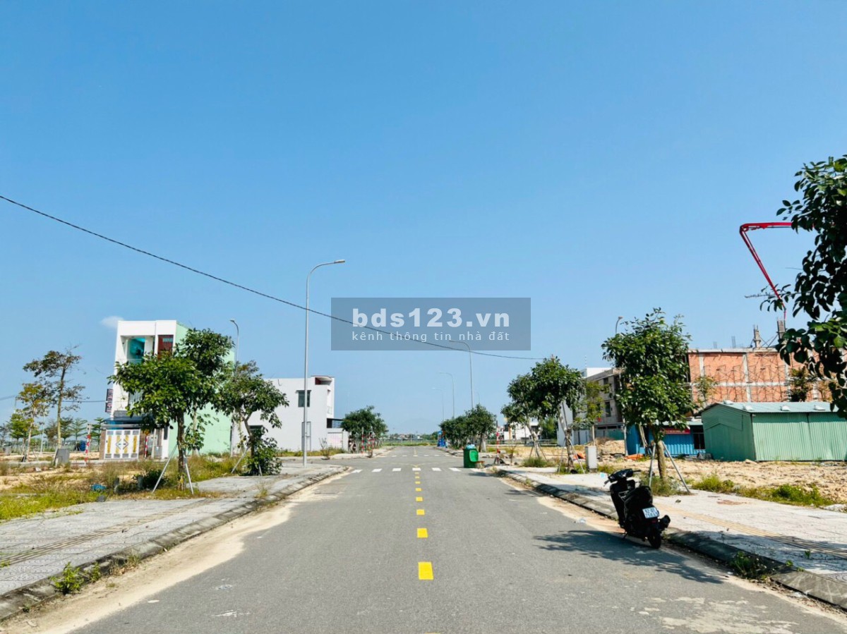 Đất nền có sổ - Công chứng ngay - Mặt tiền QL1A - Cạnh siêu thị Big C - Cạnh bệnh viện lớn khu vực