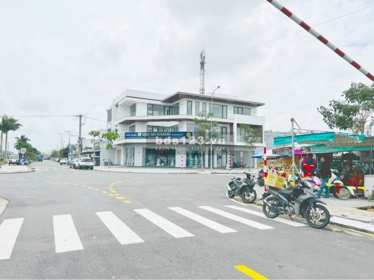 Đất nền có sổ - Công chứng ngay - Mặt tiền QL1A - Cạnh siêu thị Big C - Cạnh bệnh viện lớn khu vực