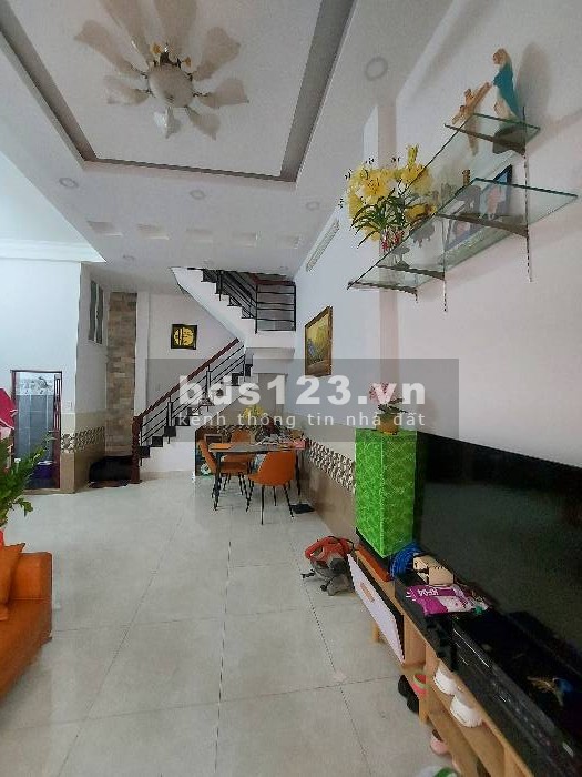 Chính chủ bán nhà Phạm Văn Hai Tân Bình hiếm nở hậu tài lộc giá chỉ 6,5 tỷ
