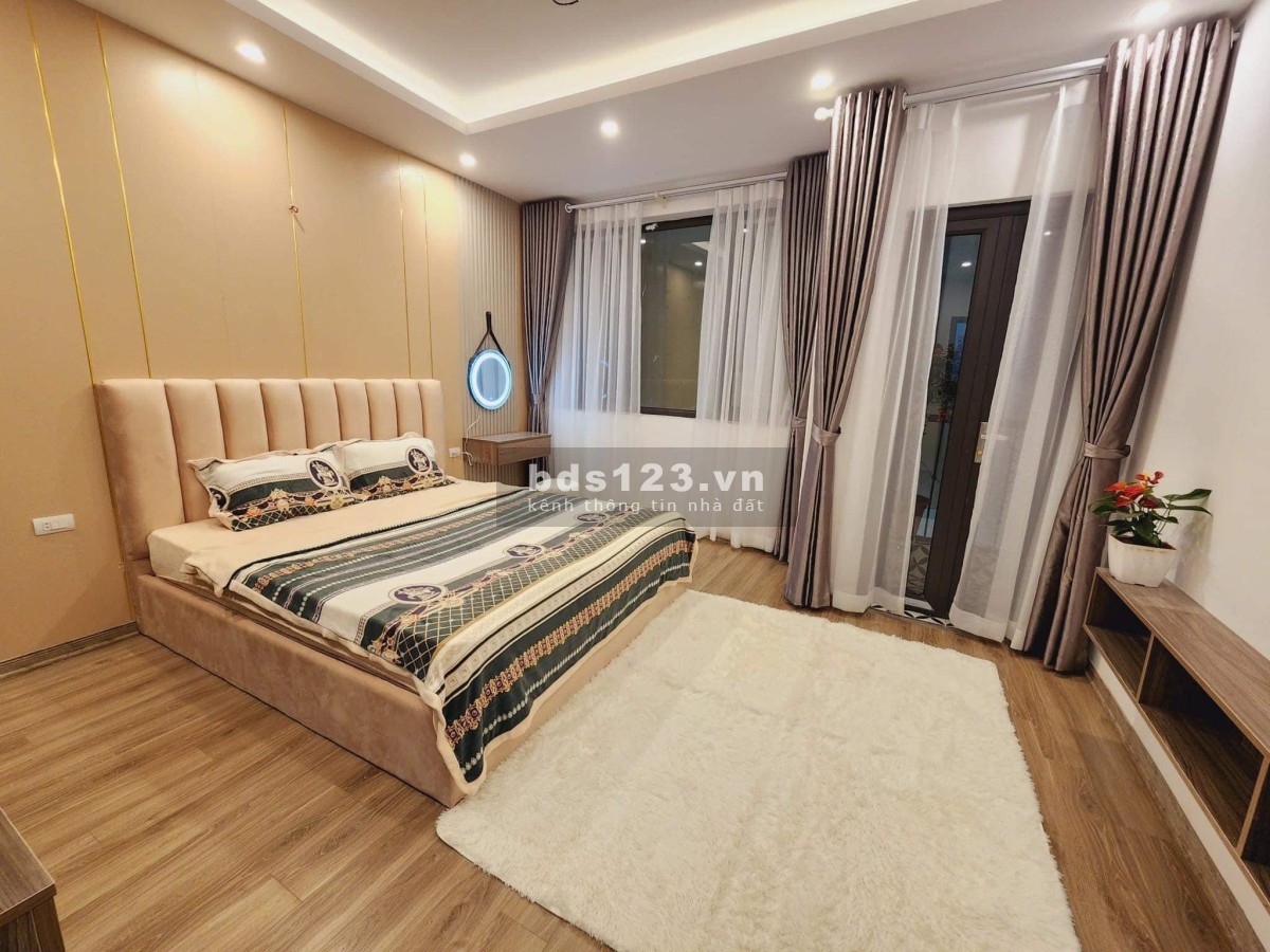 Bán nhà, Chùa Láng 80m2, 4 tầng, ngõ 3 gác tránh, giá nhỉnh 6 TỶ