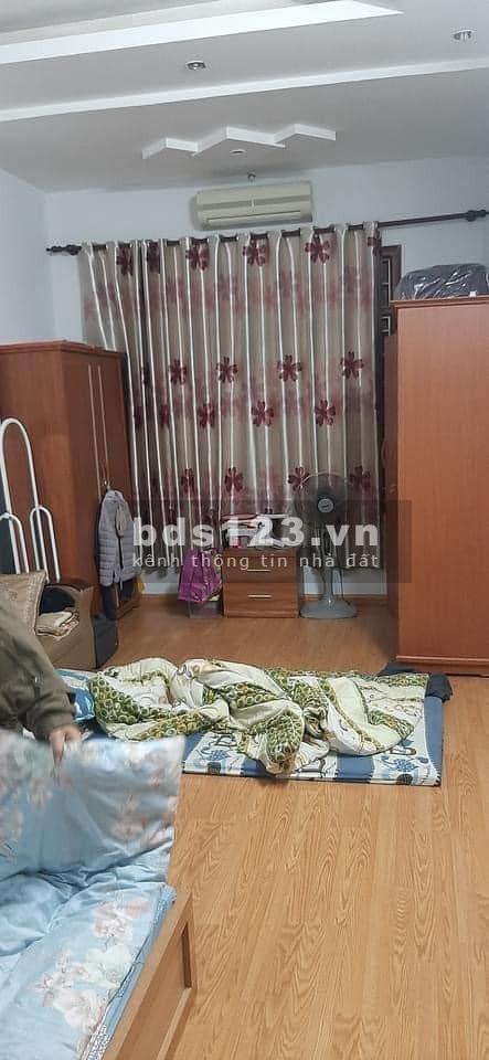 Bán nhà, Chùa Láng 80m2, 4 tầng, ngõ 3 gác tránh, giá nhỉnh 6 TỶ