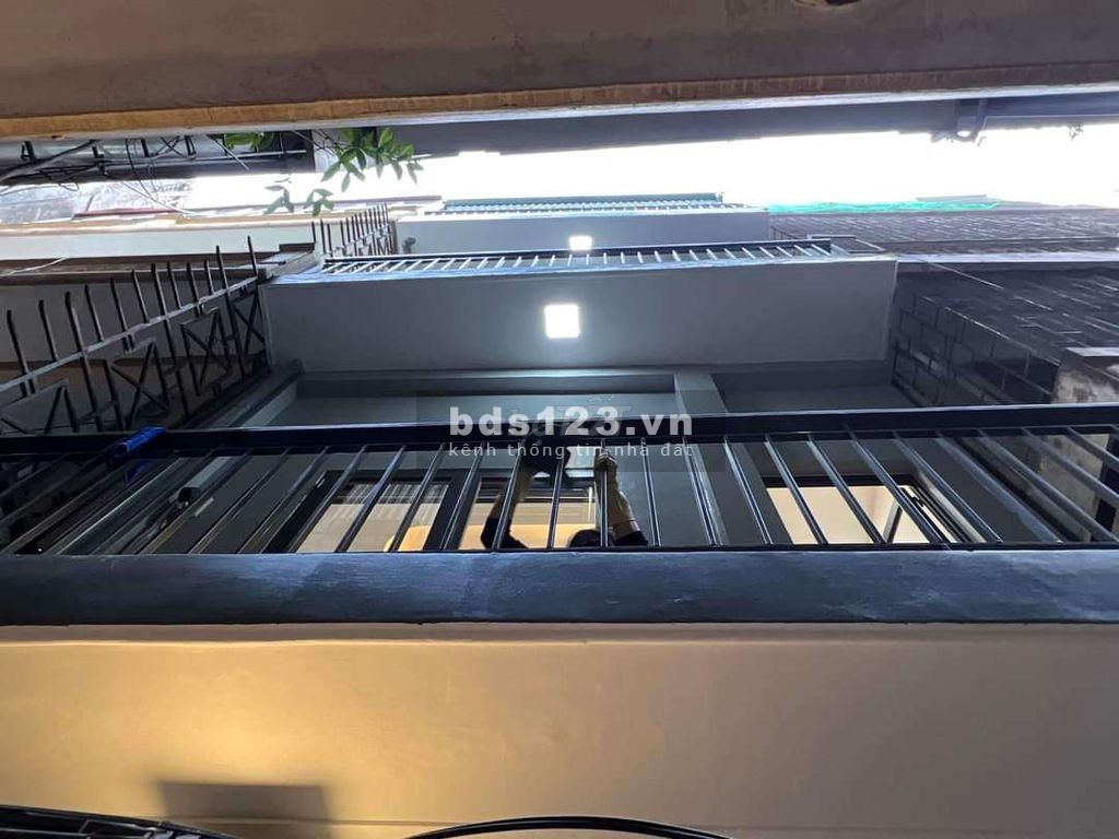 Bán nhà mặt tiền trung tâm Ba Đình, nhà siêu đẹp, nở hậu, ngõ thông! 4.35 Tỷ