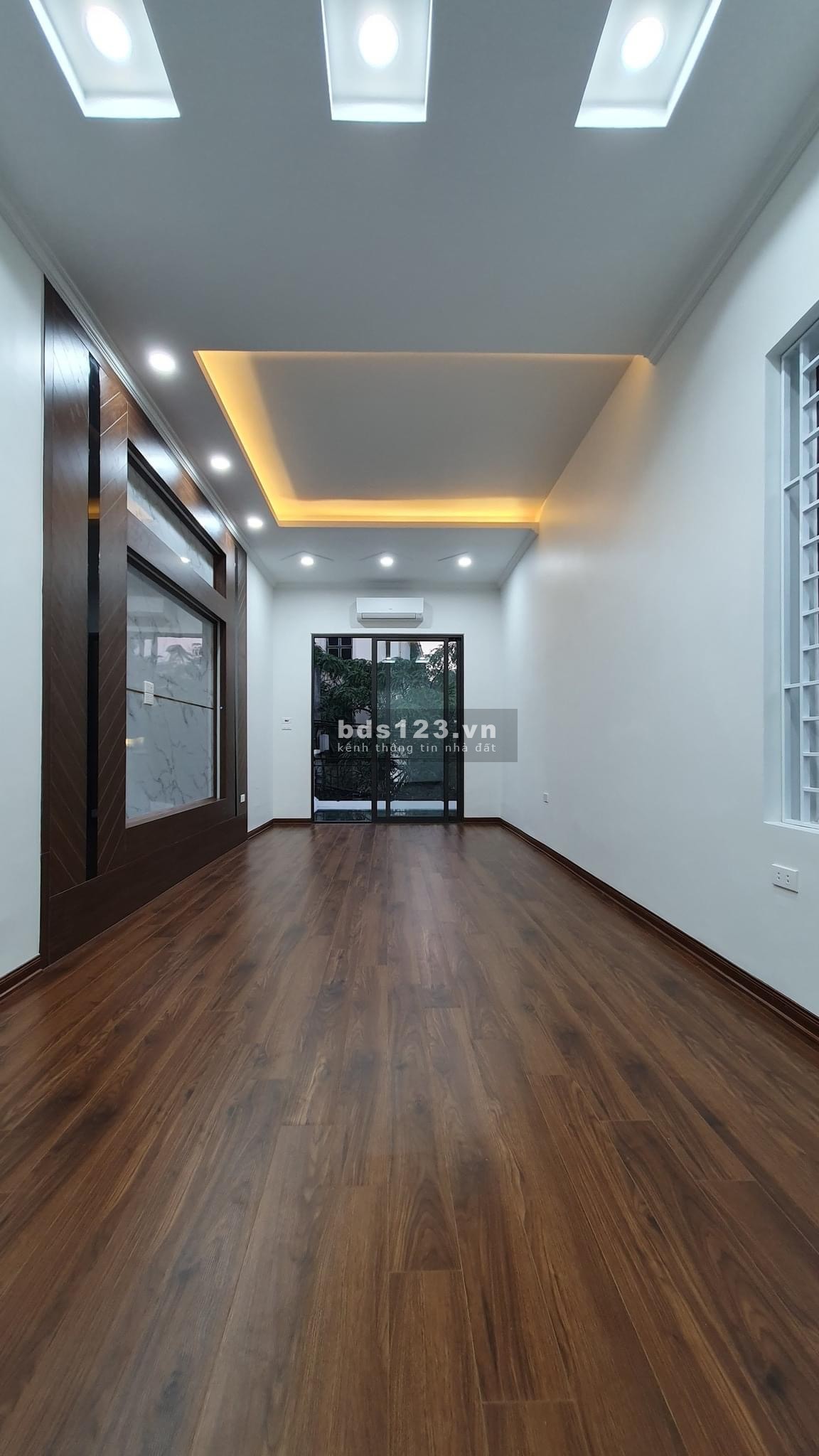 Bán nhà mới Khương Hạ - kinh doanh - ô tô tải đua - thang máy êm ru - 64m - 12tỷ