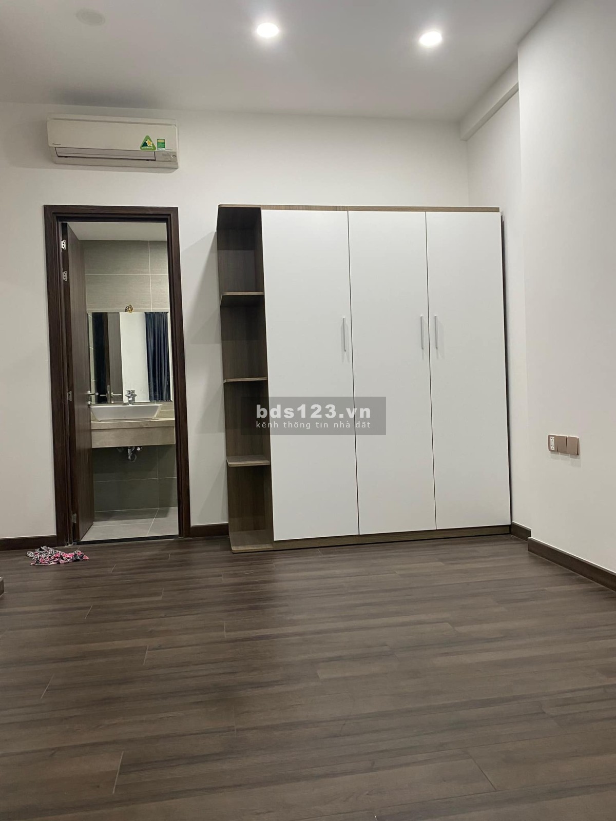 Cho thuê căn hộ 2pn CII Tower (152 điện biên phủ)