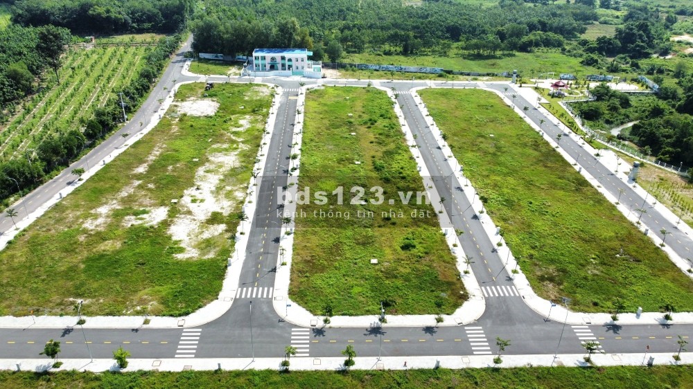 Đất nền Bến Cát trung tâm cụm kcn 65m2 giá 900 triệu sổ hồng từng nền quy hoạch 1/500