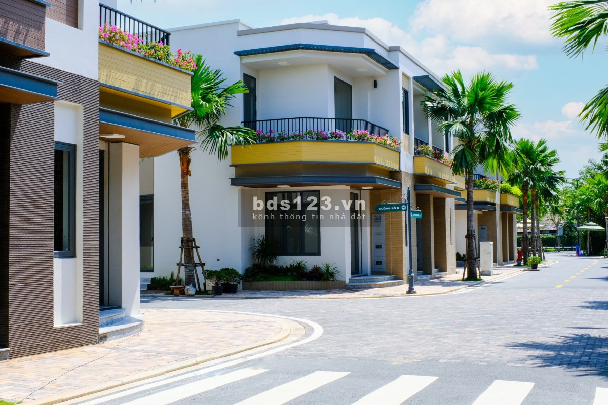 Bán nhà liền kề 1 trệt 1 lầu khu vực ven sông Vàm Cỏ, tại thành phố Tân An