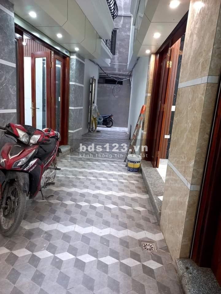 Bán nhà riêng gần cầu Chương Dương, Nguyễn Văn Cừ 72M2. Mặt tiền 5.6M, 5 phút sang Phố Cổ. Giá 5.7tỷ