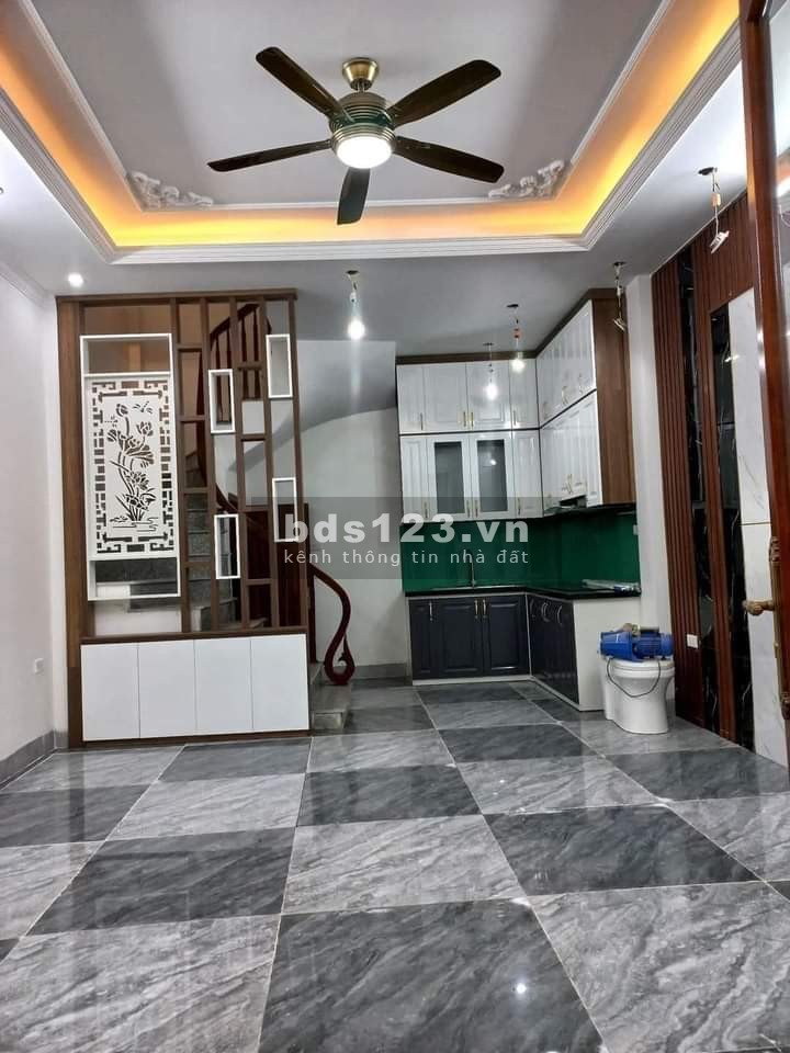Bán nhà riêng gần cầu Chương Dương, Nguyễn Văn Cừ 72M2. Mặt tiền 5.6M, 5 phút sang Phố Cổ. Giá 5.7tỷ