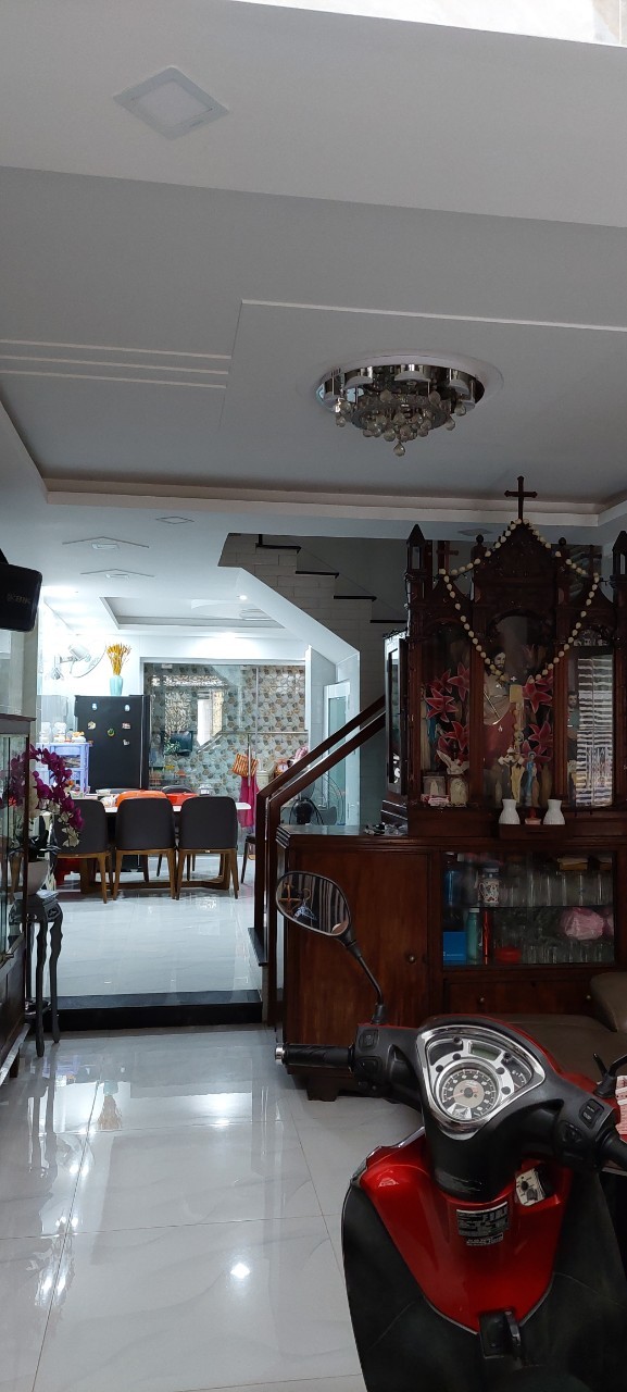 Cần bán gấp Nguyễn Công Hoan, xe hơi ngủ trong nhà, 4 tầng, 6 phòng, 6 wc, ngang 5, dài 12, sổ hồng