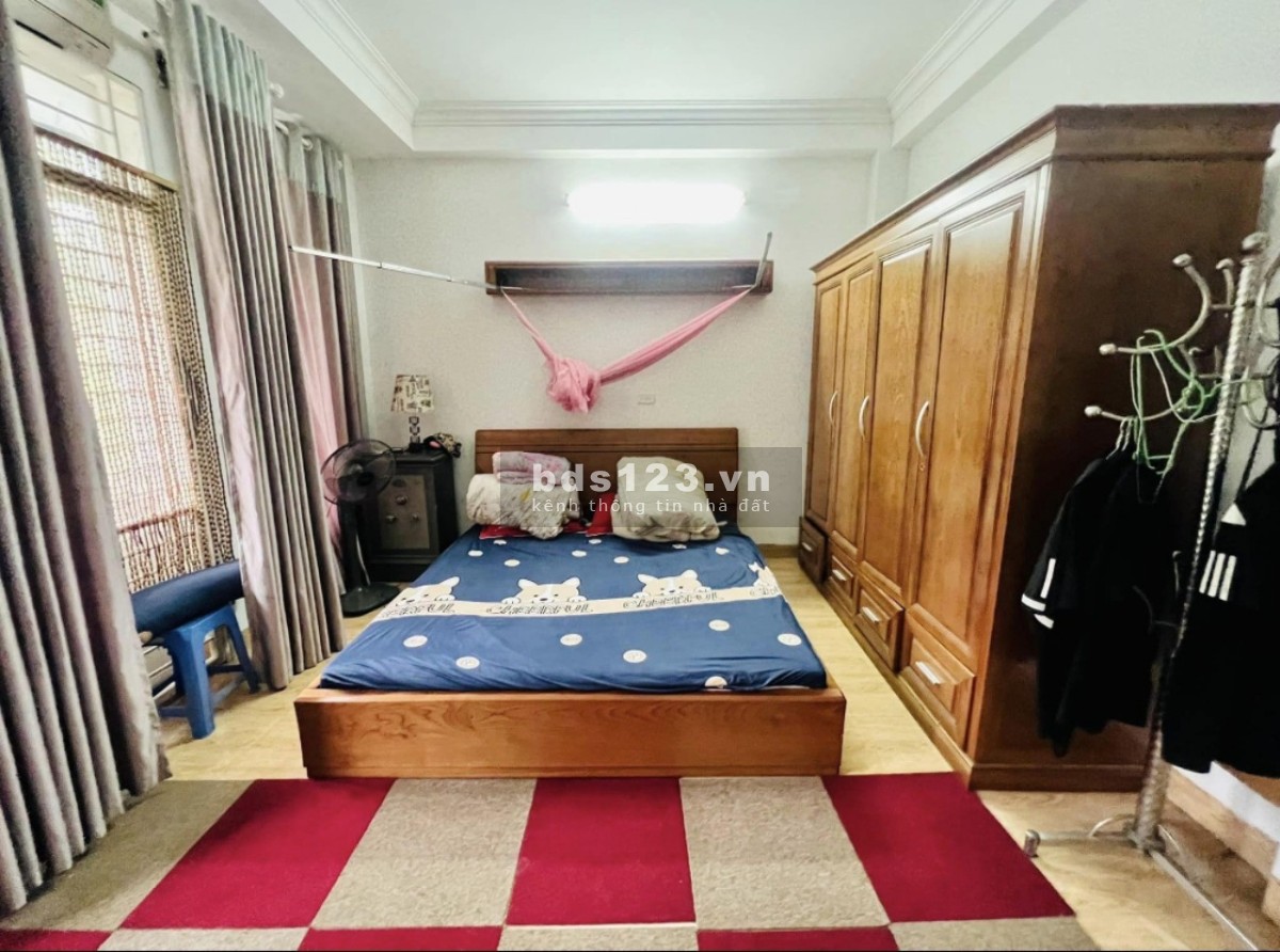 Cần tiền bán gấp Nhà Phương Mai, ngõ nông SH quay đầu, 5.5…