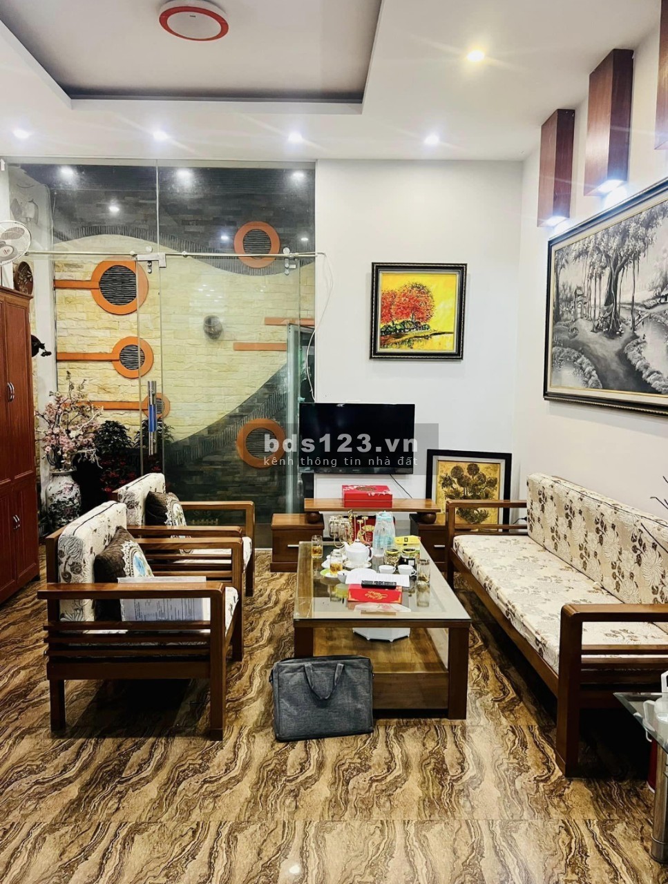Cần tiền bán gấp Nhà Phương Mai, ngõ nông SH quay đầu, 5.5…