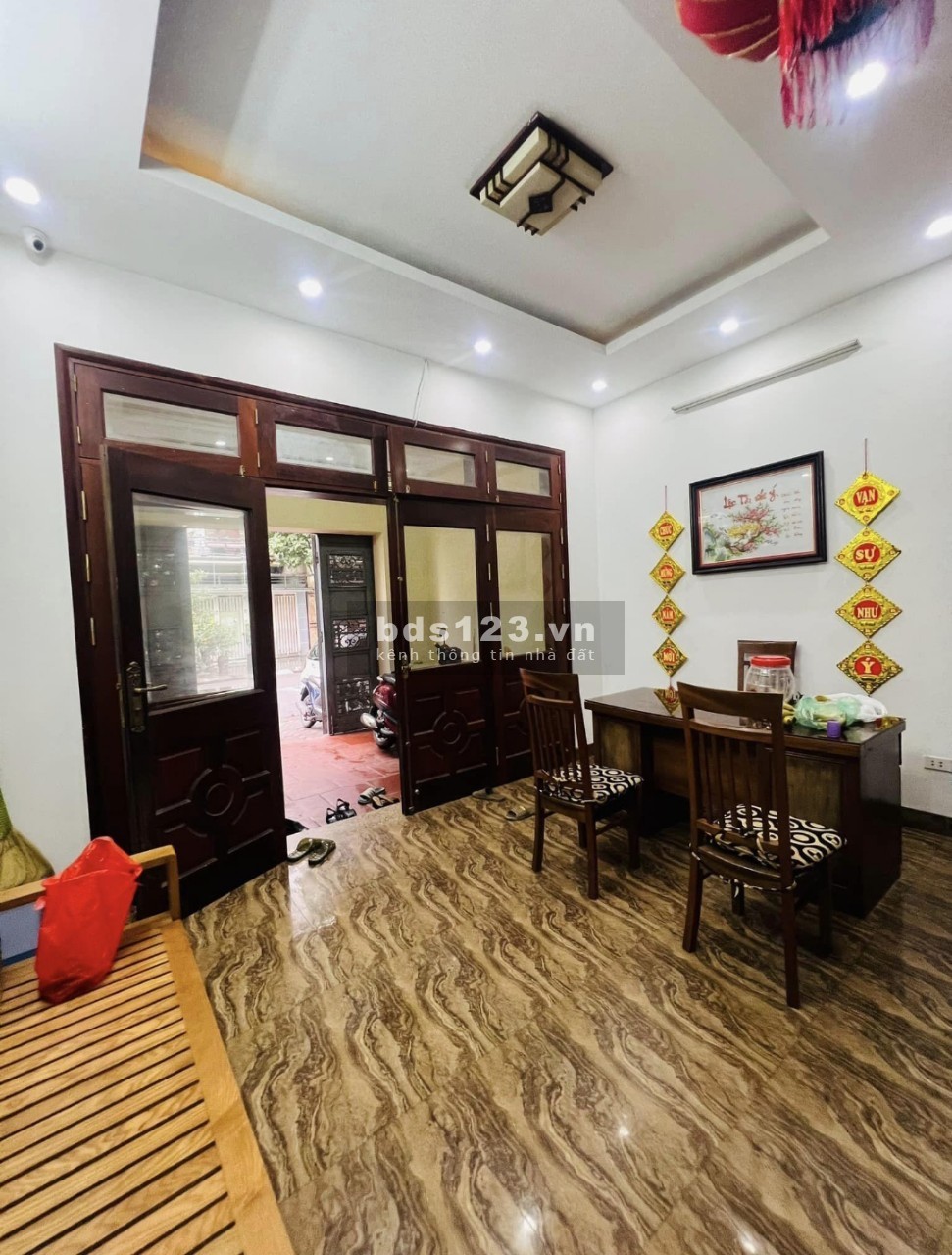 Cần tiền bán gấp Nhà Phương Mai, ngõ nông SH quay đầu, 5.5…