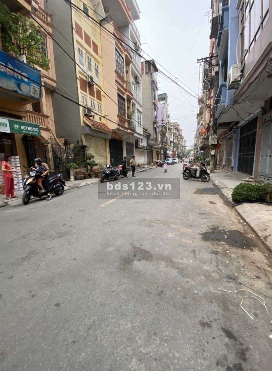 Vì thăng cấp phải Bán nhà Phương Mai, Oto vào đến cửa, 5.7 tỷ, 54m