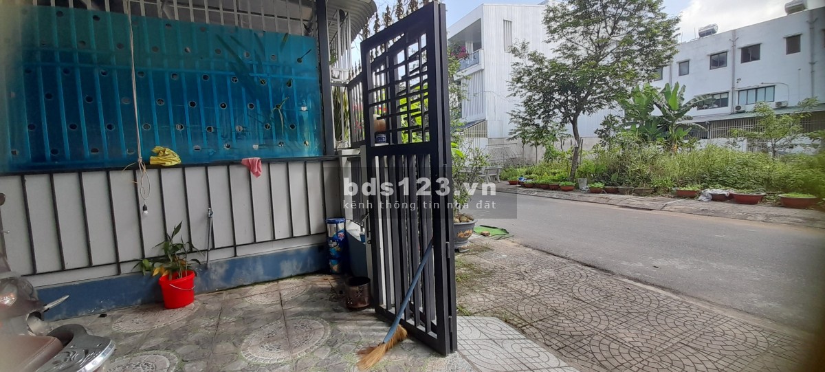 Bán nhà mặt tiền khu đô thị Uhome đường Lê Lợi, giá tốt