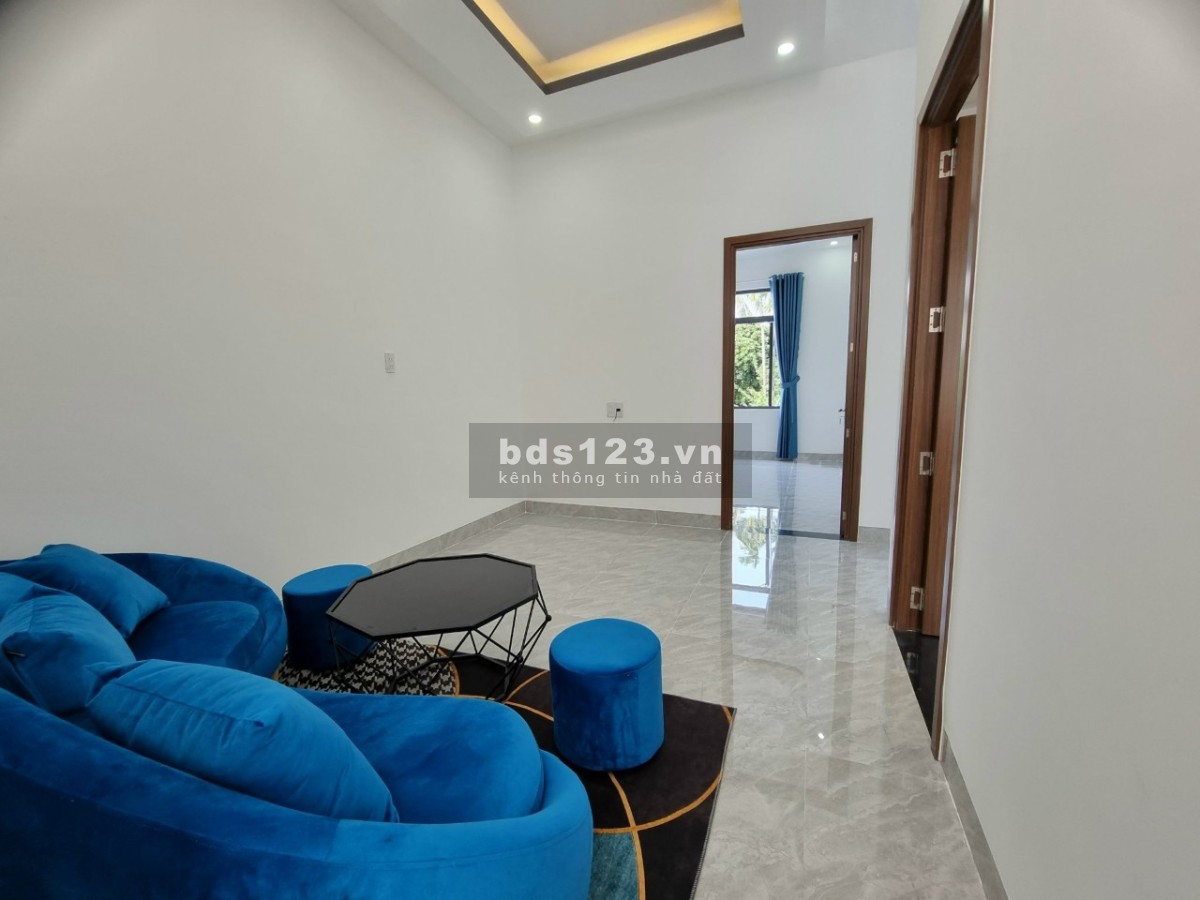 Bán nhà riêng mới đẹp, tặng full nội thất TP. Quảng Ngãi