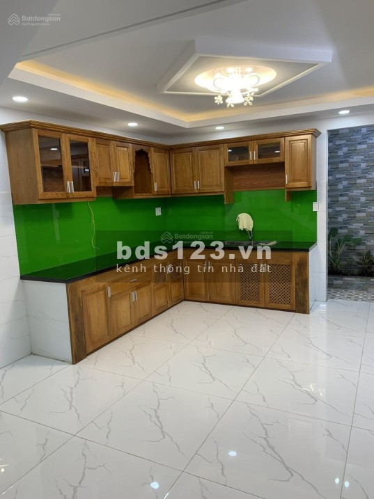 Bán nhà phân lô vip Dịch Vọng Hậu, Cầu Giấy 11tỷ 50m gara oto, yên tĩnh, an ninh dân trí cao.