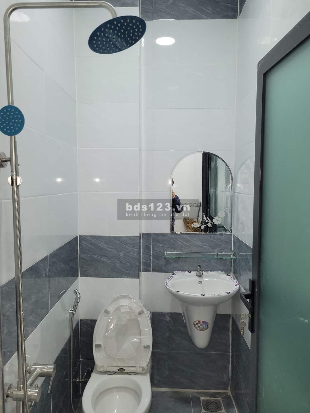 Bán nhà Bình Trị Đông, 2 tầng, 44m2, hẻm xe hơi, chỉ 3.9 tỉ