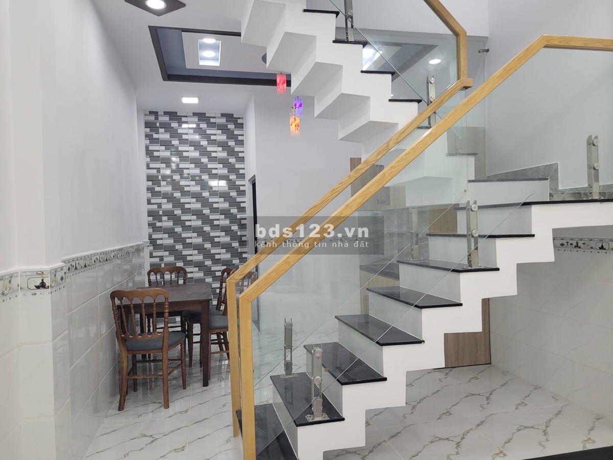 Bán nhà Bình Trị Đông, 2 tầng, 44m2, hẻm xe hơi, chỉ 3.9 tỉ
