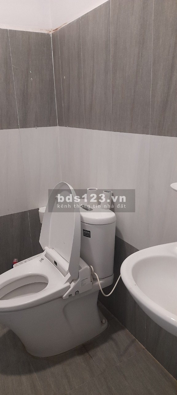 Bán nhà mặt tiền khu đô thị Uhome đường Lê Lợi, giá tốt
