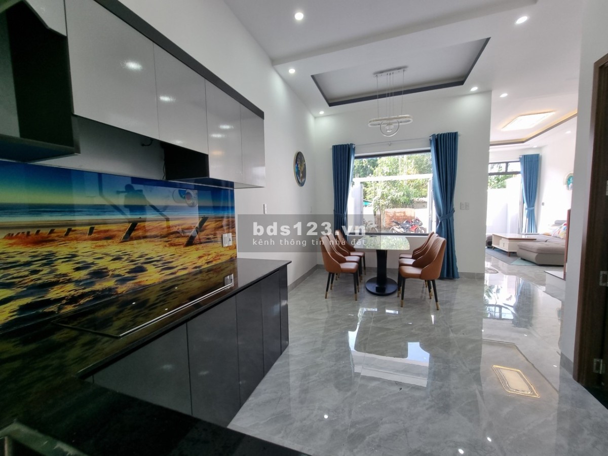Bán nhà riêng mới đẹp, tặng full nội thất TP. Quảng Ngãi