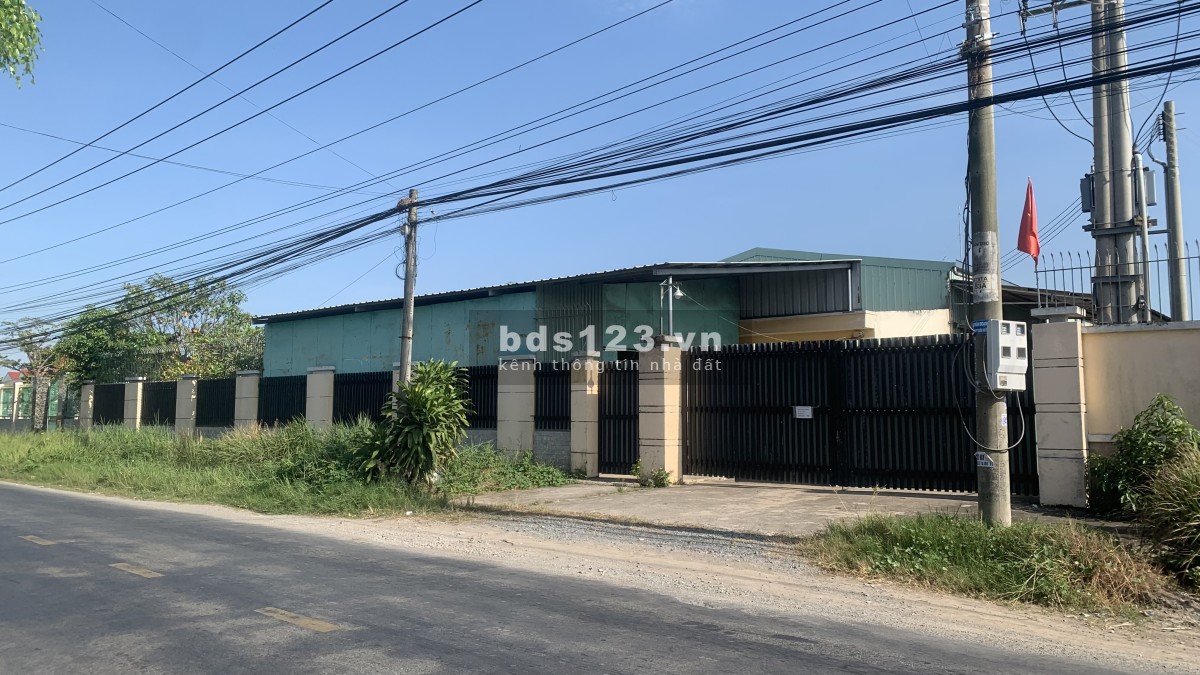 Chỉnh chủ cho thuê nhà xưởng 2000m2 điện nước đầy đủ 3 pha có khu vực văn phòng đường container chạy