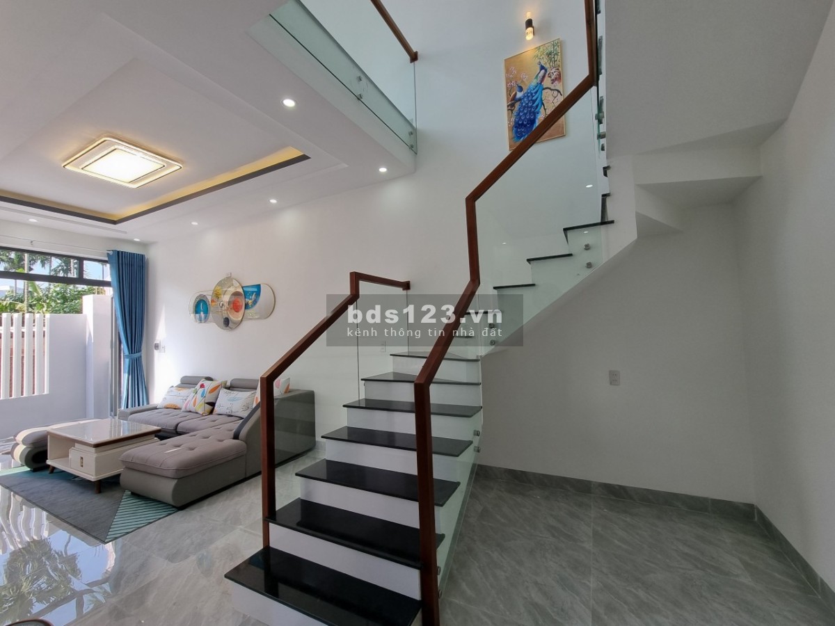 Bán nhà riêng mới đẹp, tặng full nội thất TP. Quảng Ngãi