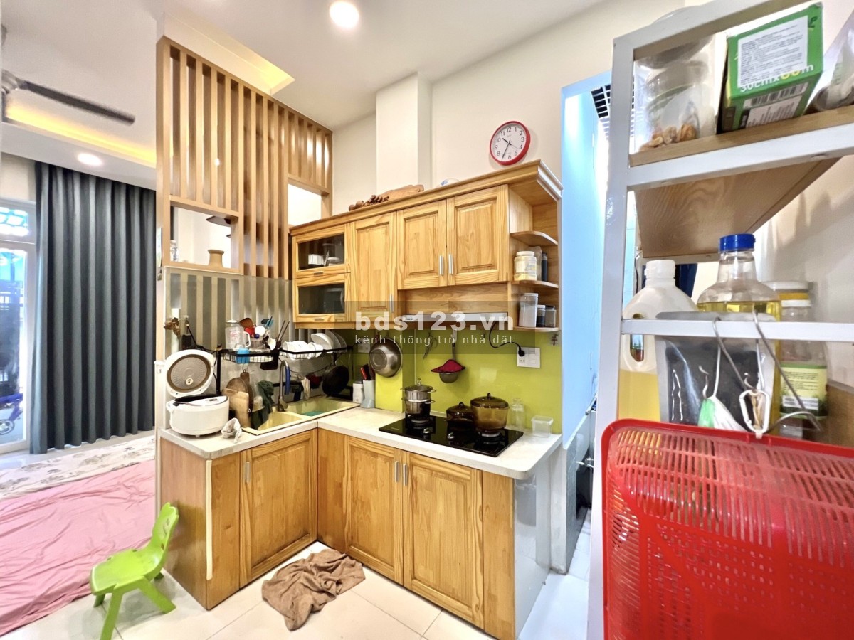 Bán nhà riêng căn góc 2 mặt tiền đường số 9 Linh Tây Thủ Đức giá rẻ