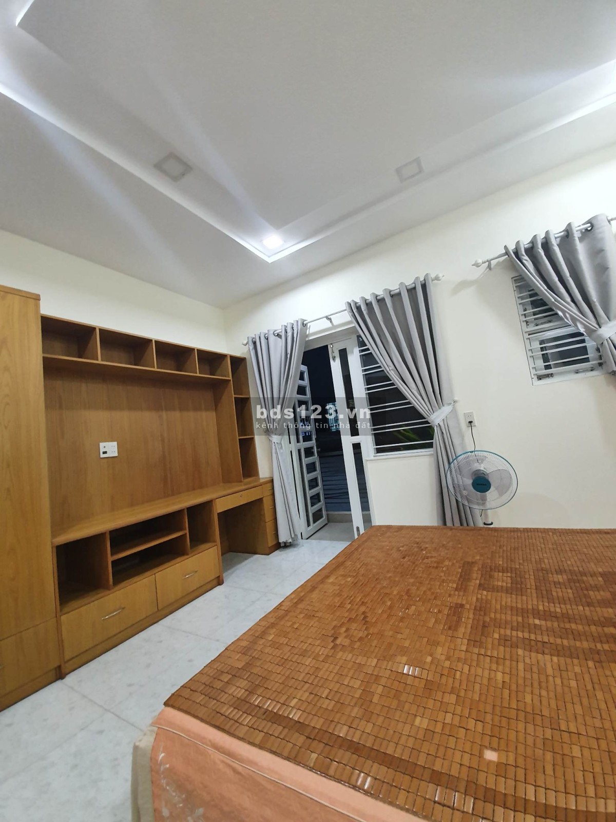 Gấp bán nhà mặt tiền đường Hiệp Bình Chánh, Thủ Đức. DT 60m2, 3PN. Giá chỉ 5 tỷ nhỉnh
