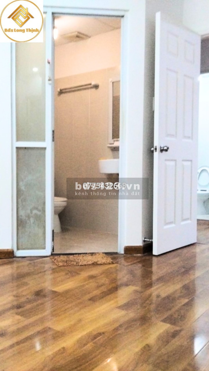Chính chủ bán căn hộ 64m2 2PN giá tốt có ban công, nhà mới 100% xem nhà 0778885368