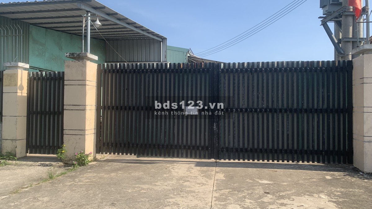Chỉnh chủ cho thuê nhà xưởng 2000m2 điện nước đầy đủ 3 pha có khu vực văn phòng đường container chạy