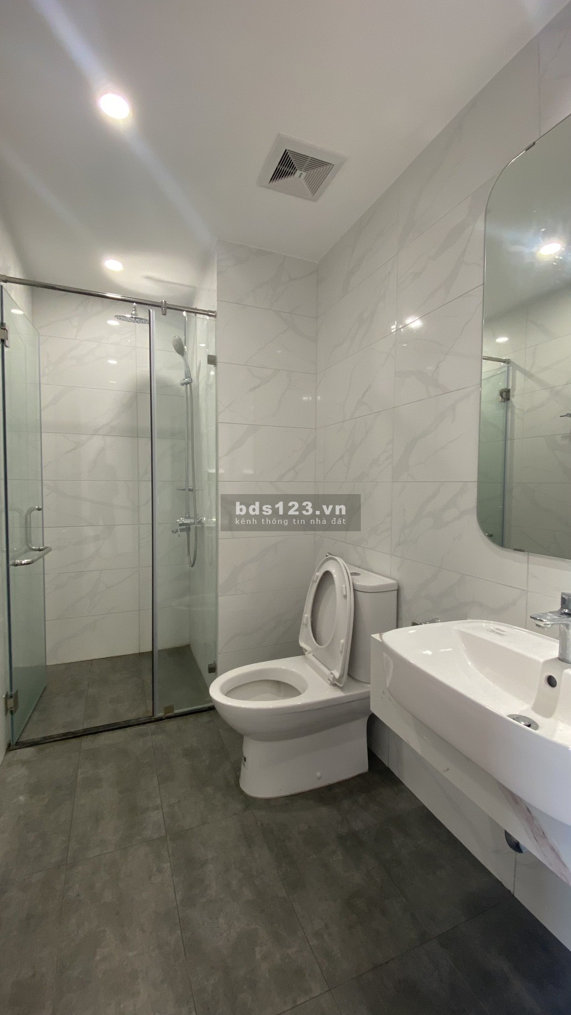 Bán cắt lỗ 1PN + 1 tầng cao, Imperia Smart City, ngay biển hồ bãi cát trắng, 1.8X tỷ bao phí