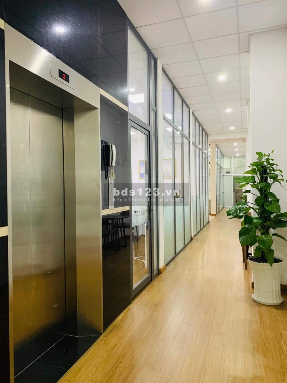 Cho thuê văn phòng sang xịn - Vị trí trung tâm - Ngại gì không thuê
