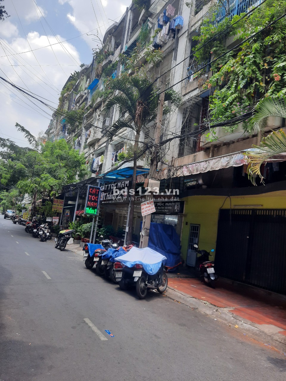 Bán căn hộ 32m2 lầu 2 C/C Bàu Cát 1 , P14 Tân Bình có sổ hồng
