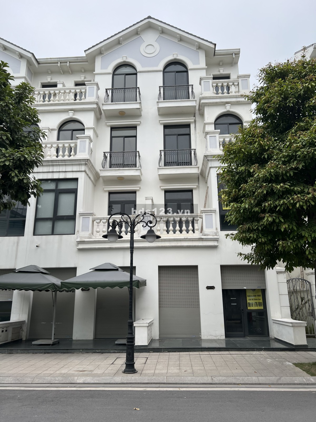 Bán cặp shophouse sổ lâu dài 196m2 xây 120m2/sàn giá chỉ 29.8 tỷ Vin Gia Lâm (0985941715)