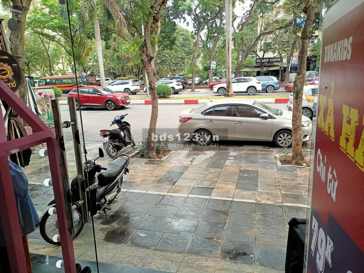 Sang nhượng mặt bằng kinh doanh sầm uất trung tâm KĐT Văn Quán