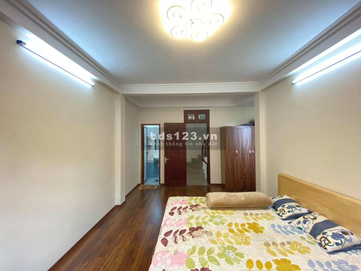 Bán nhà phố Cổ Nhuế 4t x 33m, gara, 3 thoáng giá : 3.5 tỷ