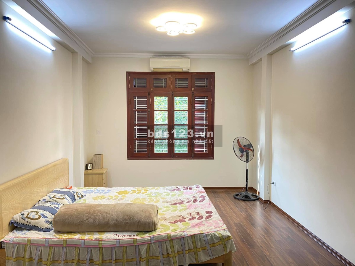 Bán nhà phố Cổ Nhuế 4t x 33m, gara, 3 thoáng giá : 3.5 tỷ