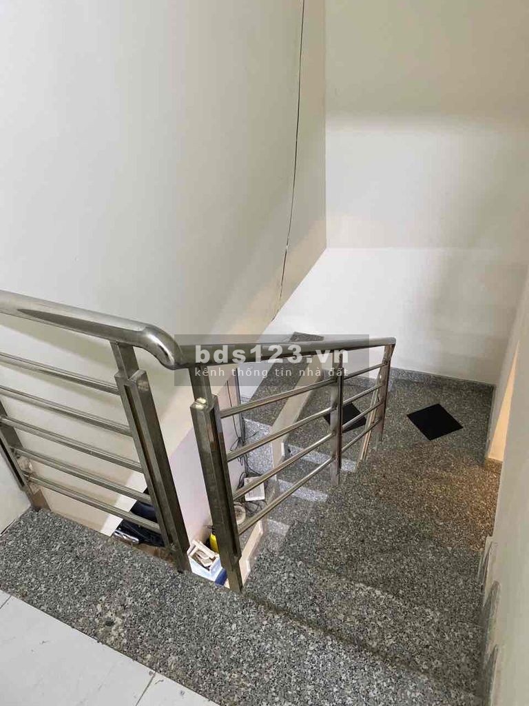 Cho thuê nhà nguyên căn Cộng Hòa 5 x 16 1 lầu 3 phòng có máy lạnh