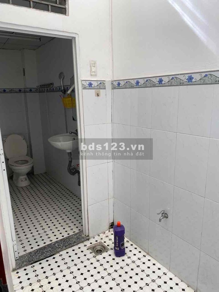 Cho thuê nhà nguyên căn Cộng Hòa 5 x 16 1 lầu 3 phòng có máy lạnh