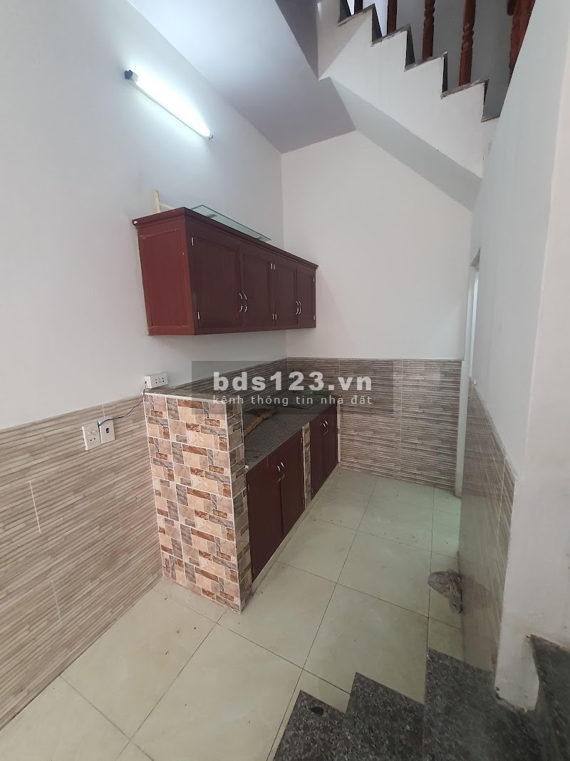 Bán nhà riêng Đường Tỉnh Lộ 10, Bình Tân, 24m2, 3 tầng, Giá rẻ