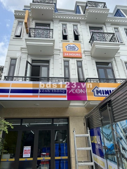 Bán nhà SHR mặt tiền đường Trịnh Đình Trọng - 1 trệt 3 lầu 210m2