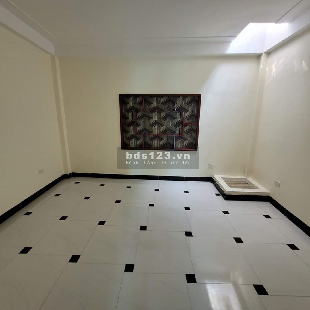 Bán nhà riêng ô tô đỗ cửa ngõ sát Hồ Văn Quán, sổ vuông đẹp, an sinh tốt