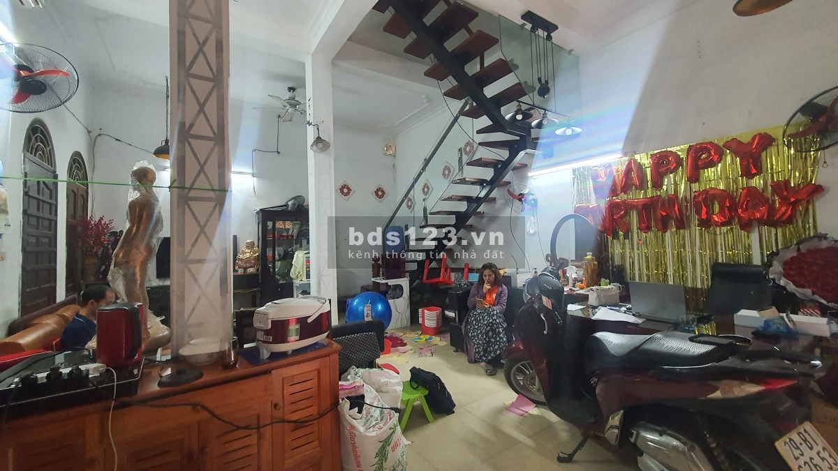 Bán nhà Tây Hồ, mặt ngõ Thuỵ Khuê kinh doanh cực tốt. Dt 55m2, 4T, MT 5,5m, 7.9 Tỷ. Lô góc, Ô tô vào