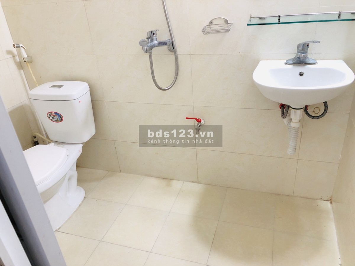 Cho thuê nhà giá rẻ ở phố Quan Nhân, quận Cầu Giấy, Hà Nội (có nhà ngay)