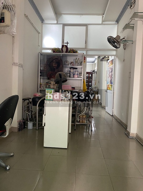 Bán nhà Mỹ Đình, 40 m2 x 4 tầng, ô tô đỗ cửa, vị trí hiếm, giá hơn 4 tỷ