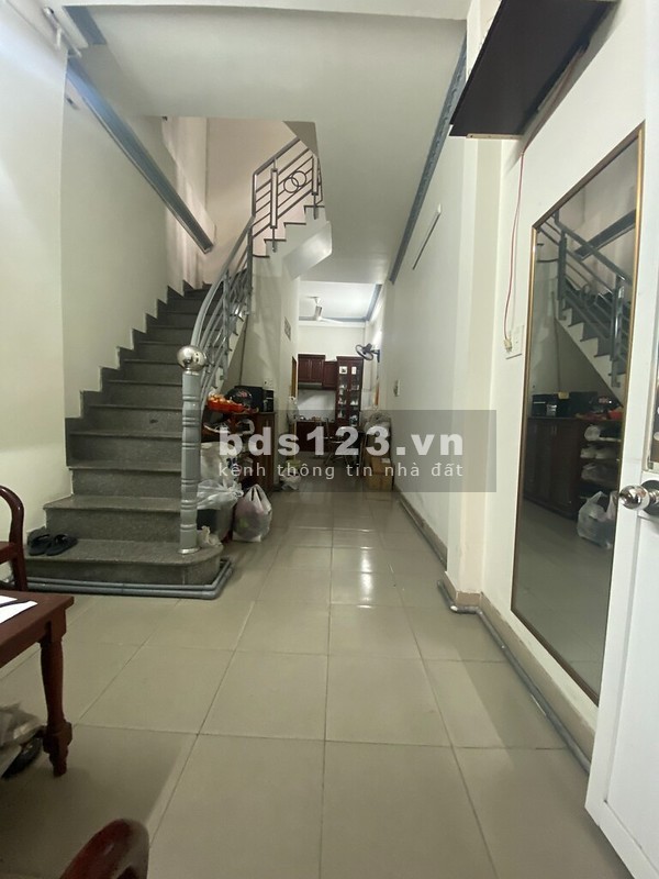Bán nhà Mỹ Đình, 40 m2 x 4 tầng, ô tô đỗ cửa, vị trí hiếm, giá hơn 4 tỷ