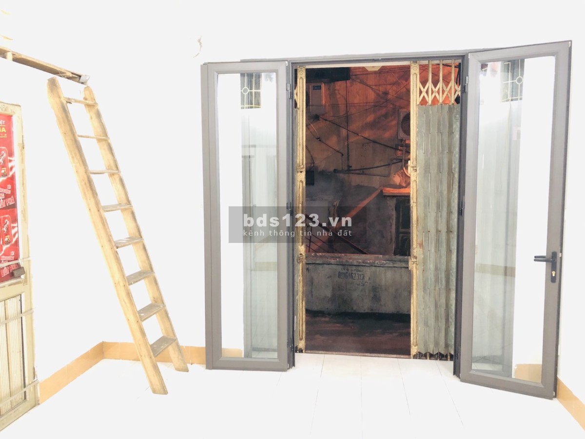 Cho thuê nhà giá rẻ ở phố Quan Nhân, quận Cầu Giấy, Hà Nội (có nhà ngay)